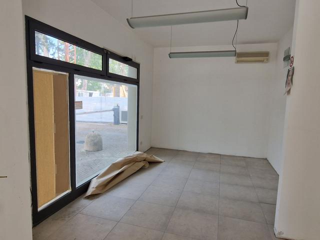 #2536109 Locale direzionale ex filiale bancaria in vendita - foto 2