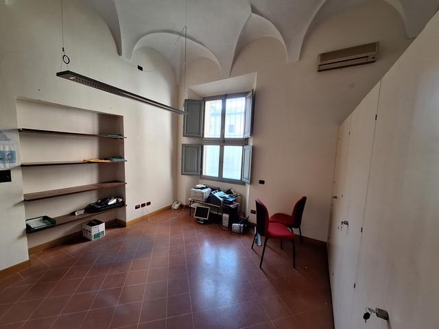 Grandi dimensioni in vendita