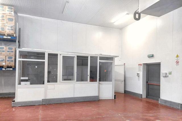 #26036 Capannone con celle frigorifere e attrezzature in vendita - foto 16