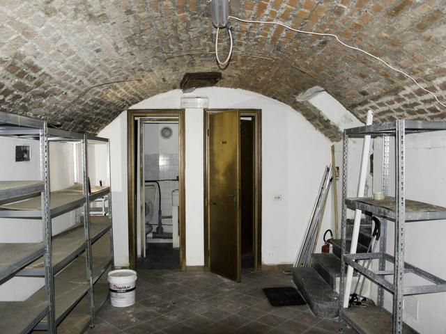 #2537373 Vendita o locazione: due negozi indipendenti nel cuore commerciale di Pavia in vendita - foto 11