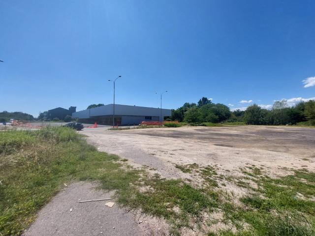 #2537053 Due lotti di terreno edificabile commerciale in posizione strategica in vendita - foto 11