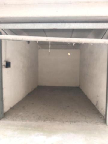 Garage in vendita