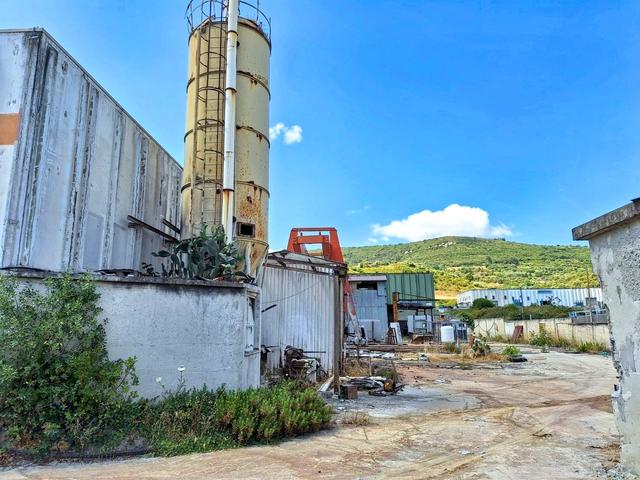 Stabilimenti produttivi in vendita