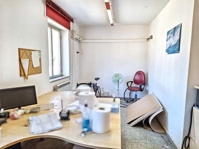 Stabilimenti produttivi in vendita
