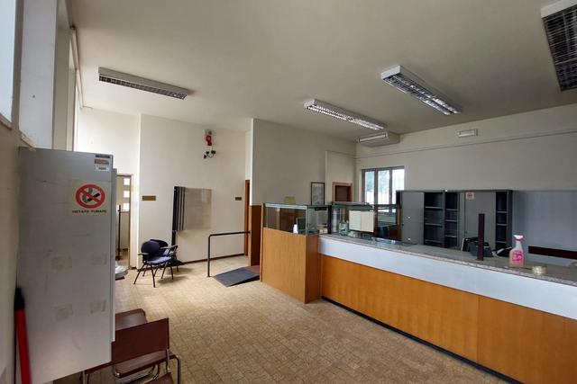 #2536105 Locali di un ex istituto di credito in vendita - foto 3