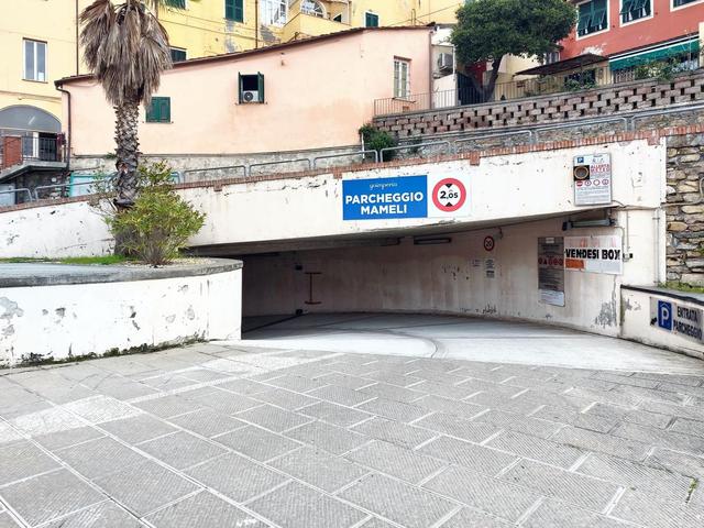 Garage in vendita