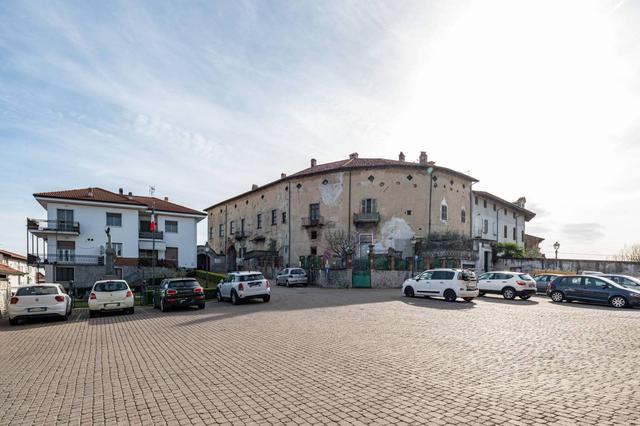 Caserme in vendita