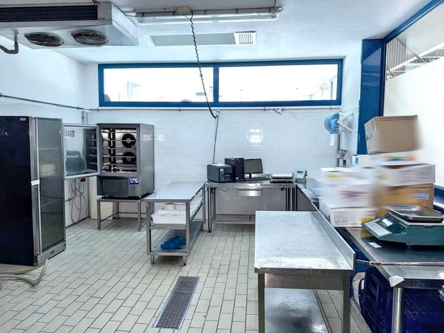 #2536547 Laboratorio adibito a pescheria con attrezzature in vendita - foto 6