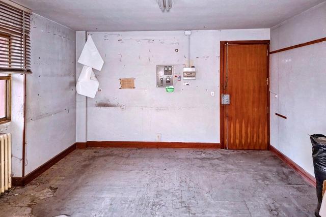 #25803 Locale commerciale con cantina (ex istituto bancario) in vendita - foto 3