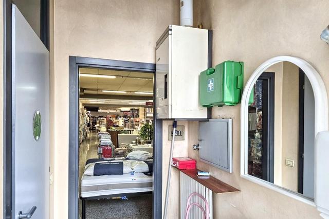 #2537065 Edificio commerciale e azienda di tessuti in vendita - foto 13