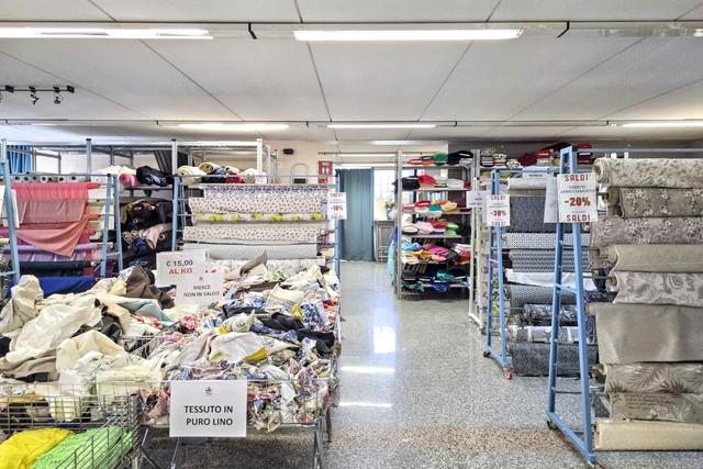 #2537065 Edificio commerciale e azienda di tessuti in vendita - foto 14