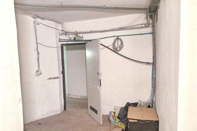 Magazzini in vendita