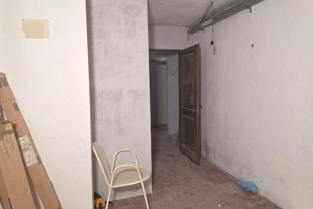 Magazzini in vendita