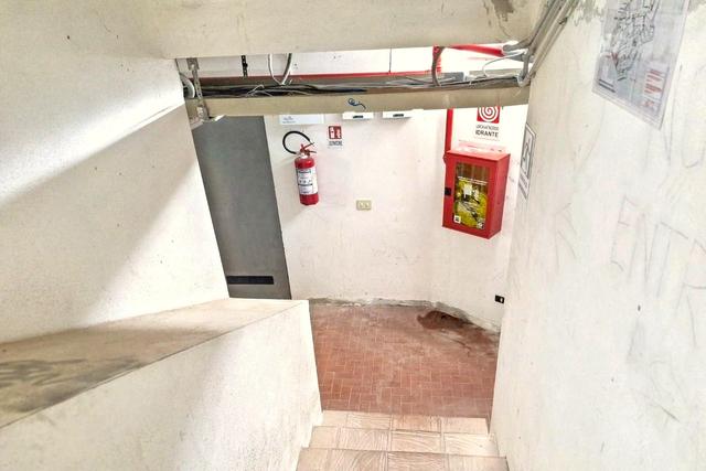 Magazzini in vendita