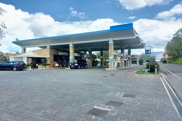 Complessi commerciali in vendita