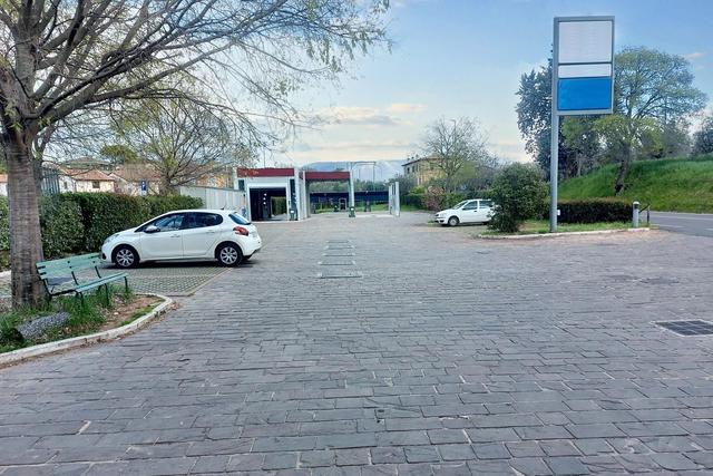 Complessi commerciali in vendita