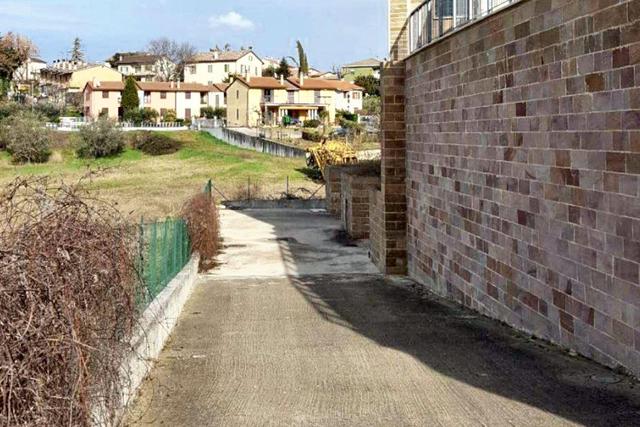 Complessi commerciali in vendita