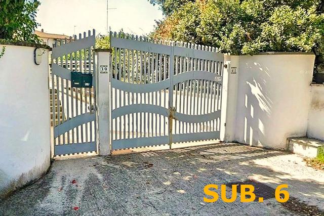 Posti auto in vendita