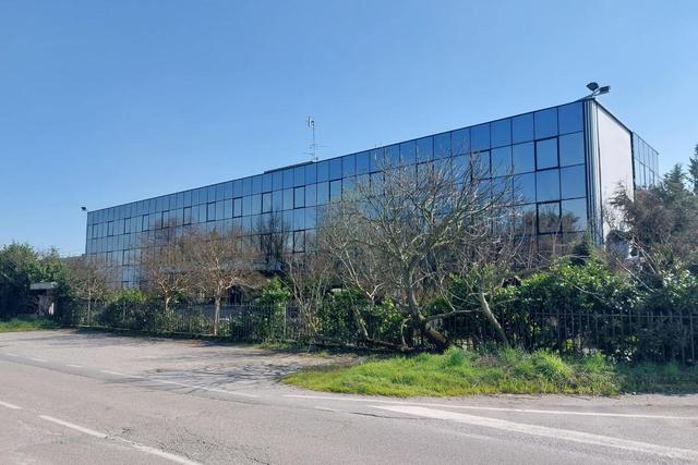 Edifici direzionali in vendita