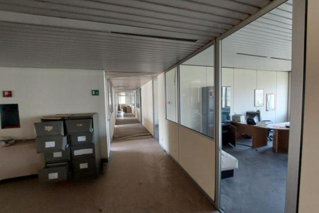 #25736 Edificio direzionale con uffici, mensa e cortile in vendita - foto 12