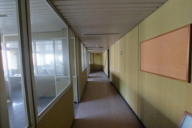 #25736 Edificio direzionale con uffici, mensa e cortile in vendita - foto 2