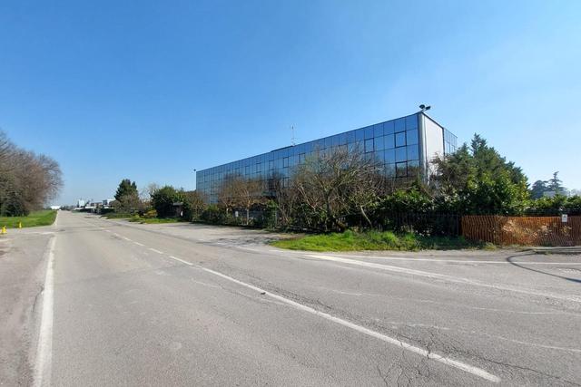 #25736 Edificio direzionale con uffici, mensa e cortile in vendita - foto 4