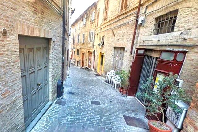 #2515116 Bottega a vetrina piano terra in centro storico in vendita - foto 5