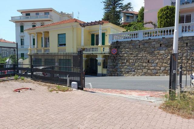 Posti auto in vendita