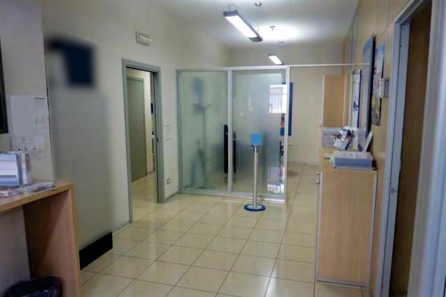 #19652 Locale libero nel centro del paese ex istituto di credito in vendita - foto 4