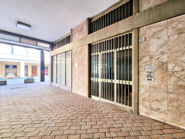#23005 Fabbricato con unità direzionali, commerciali e residenziali in vendita - foto 28