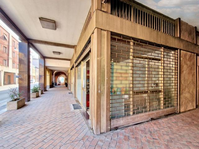 #23005 Fabbricato con unità direzionali, commerciali e residenziali in vendita - foto 30
