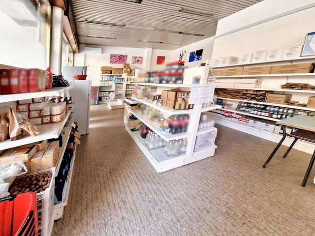 #23005 Fabbricato con unità direzionali, commerciali e residenziali in vendita - foto 32