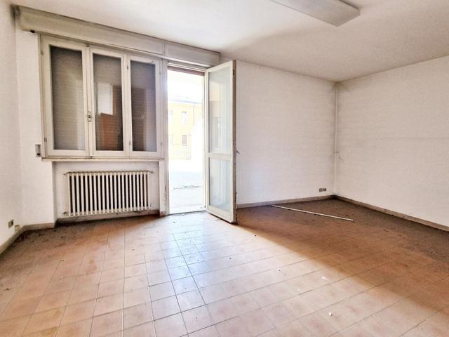#23005 Fabbricato con unità direzionali, commerciali e residenziali in vendita - foto 2