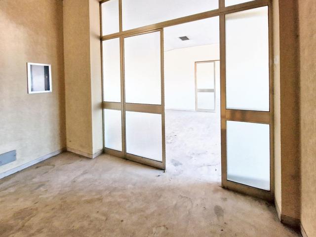 #23005 Fabbricato con unità direzionali, commerciali e residenziali in vendita - foto 6
