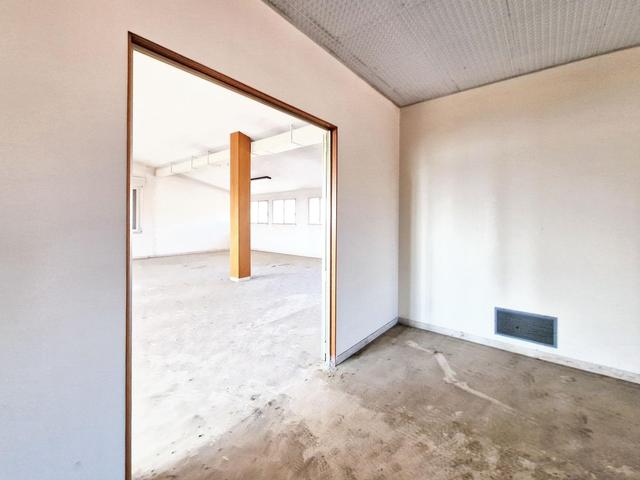 #23005 Fabbricato con unità direzionali, commerciali e residenziali in vendita - foto 10