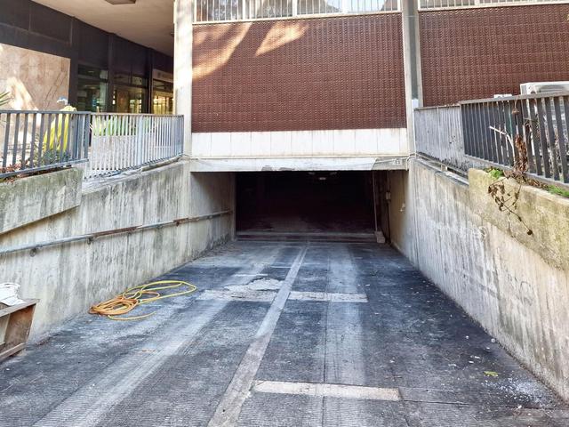 #23005 Fabbricato con unità direzionali, commerciali e residenziali in vendita - foto 18