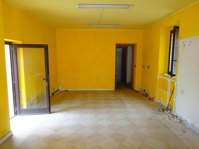 #10382 Negozio con resede in vendita - foto 1