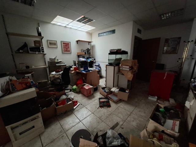 Magazzini in vendita