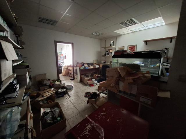 Magazzini in vendita