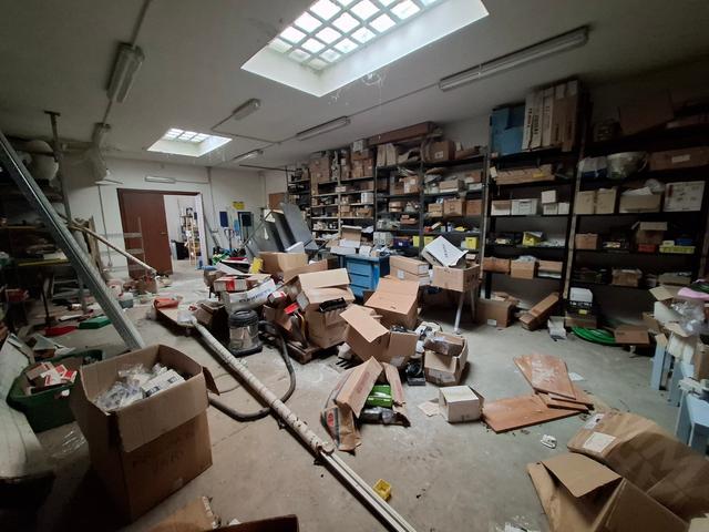 Magazzini in vendita