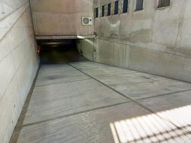 Posti auto in vendita