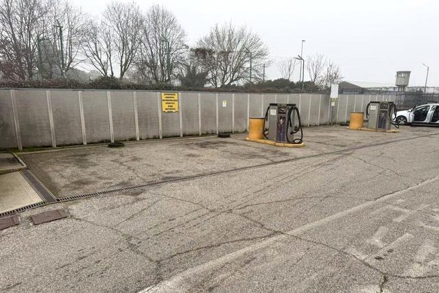 #2638601 Area di rifornimento con negozio e lavaggio in vendita - foto 13