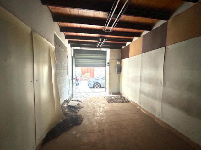 Magazzini in vendita