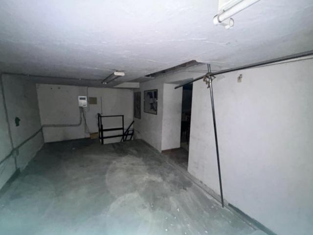 Magazzini in vendita