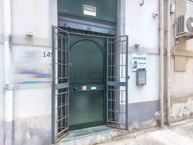 Negozi in vendita