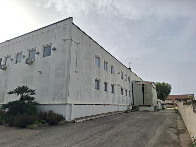 Stabilimenti produttivi in vendita