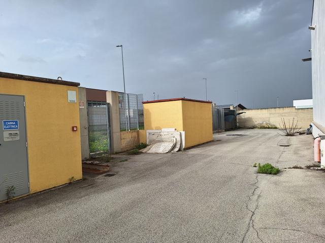 #2638611 Capannone industriale/commerciale fronte strada – altissima visibilità in vendita - foto 11