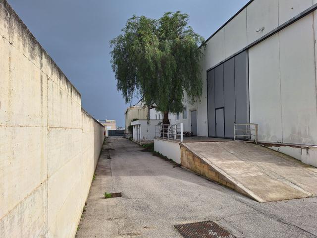 #2638611 Capannone industriale/commerciale fronte strada – altissima visibilità in vendita - foto 14