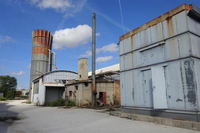 #8392 Complesso industriale in zona produttiva in vendita - foto 1