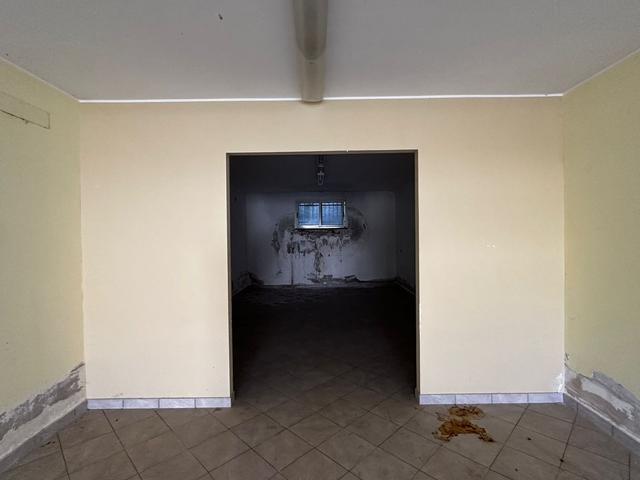 Magazzini in vendita